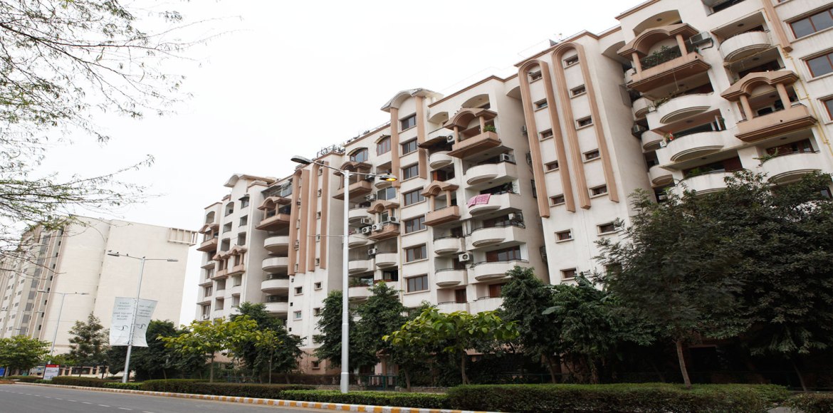 Flat Rent Ambience Lagoon DLF Phase 3